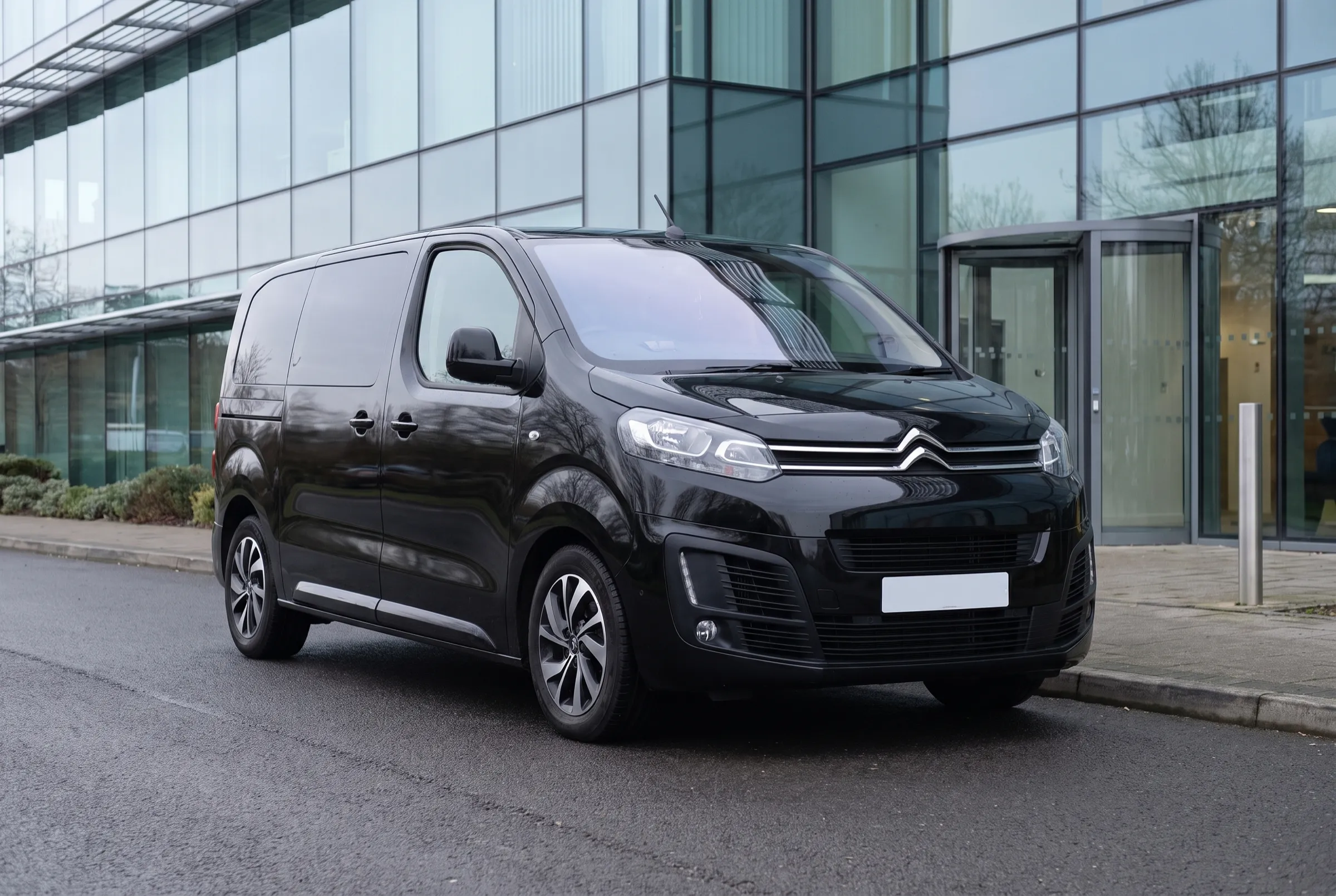 Black Citroën SpaceTourer people carrier